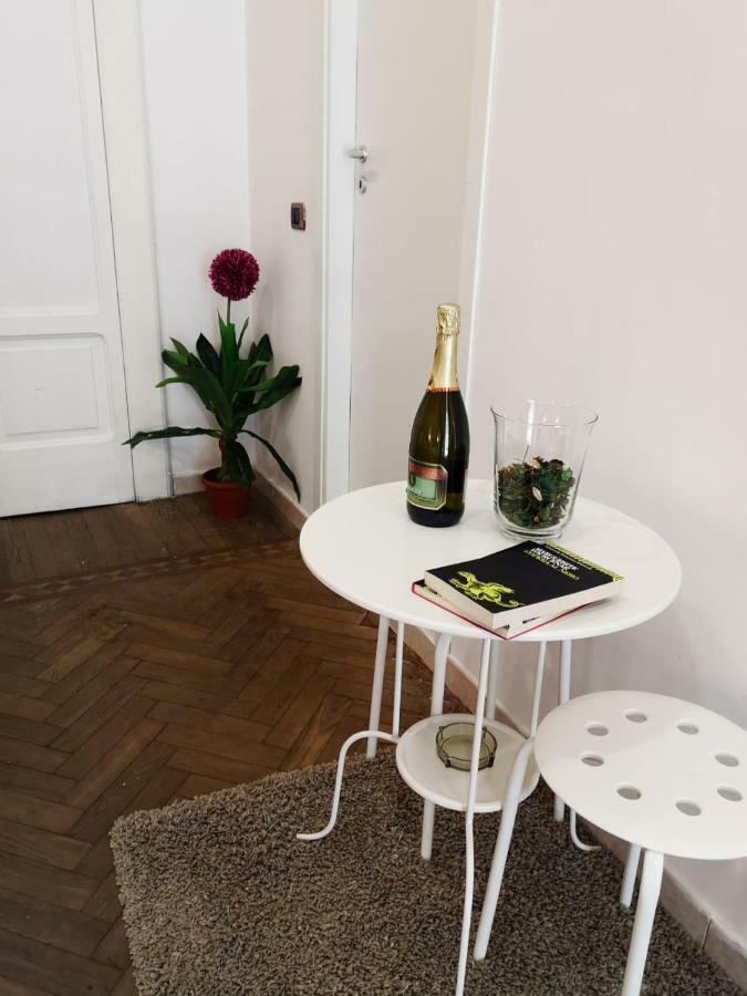 Domus Luigi Leone II Bed and Breakfast Napels Buitenkant foto